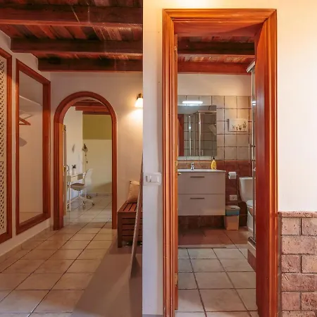 Nisha Apartamento