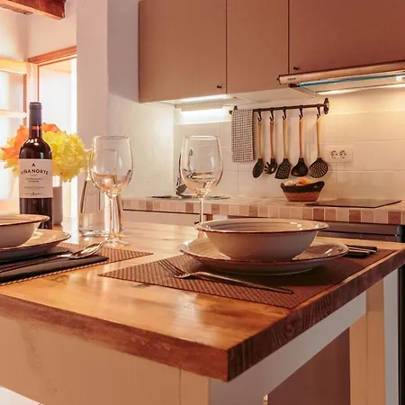 Nisha Apartment *